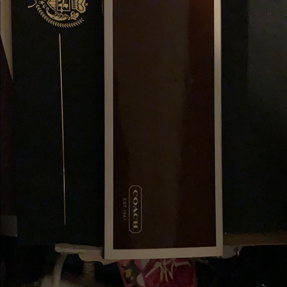 Coach origin and Women’s watch. - Picture 2 of 4
